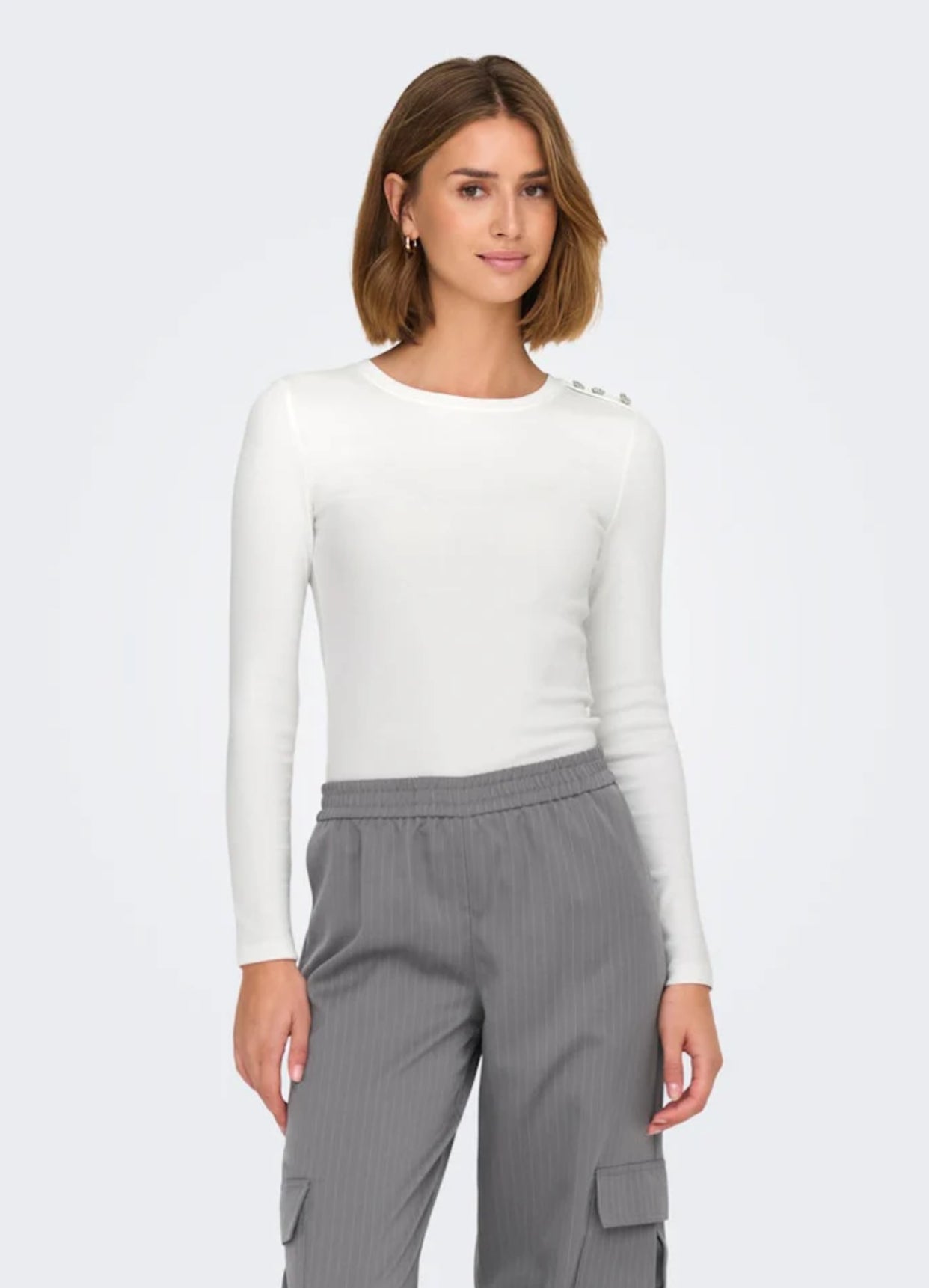 ONLY - Bluze pambuku e bardhe dhe e zeze me gure dekorues ne sup