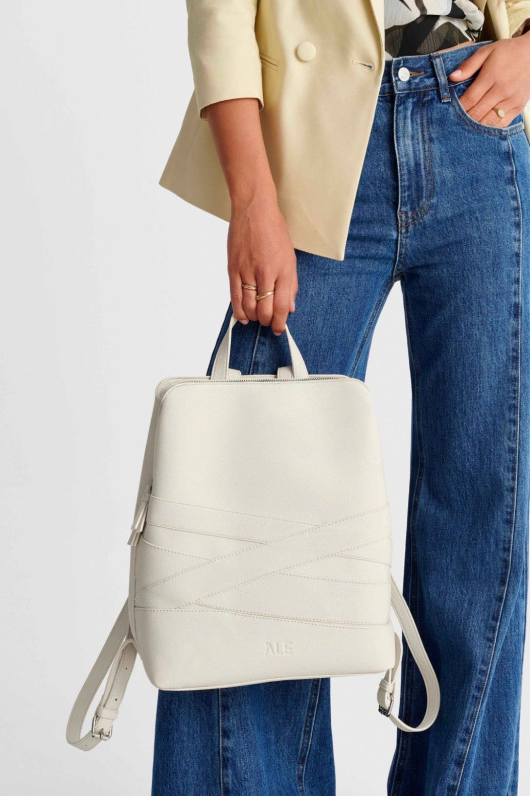 ALE - Cante shpine lekure e bardhe