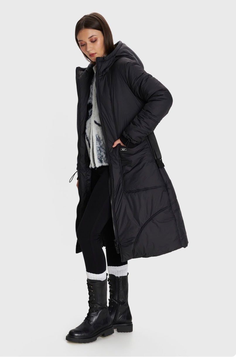 ALE - Xhup i zi me lidhje ne bel dhe kapuc