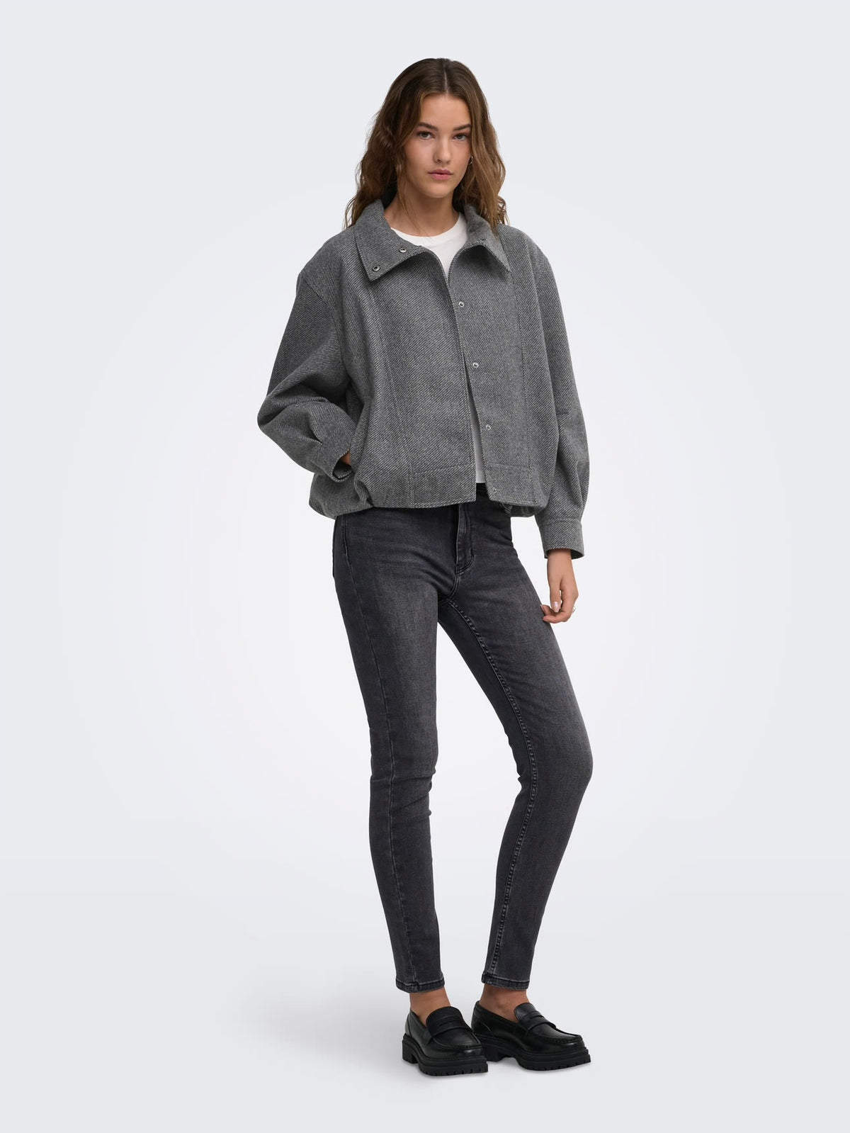 ONLY - Xhakete stofi stil bomber ne ngjyren gri dhe kafe