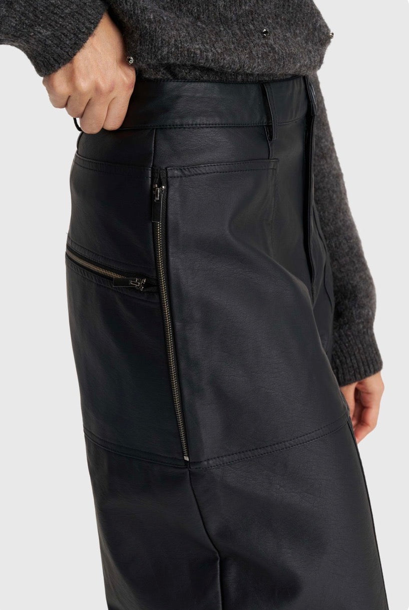 ALE - Pantallona lekure te zeza me prerje te drejte