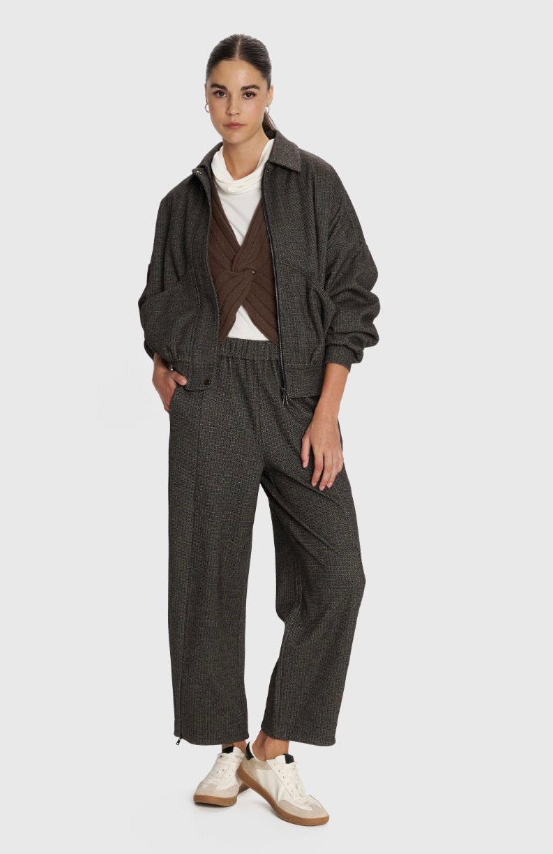 ALE - Set stofi xhakete dhe pantallona ne ngjyren gri