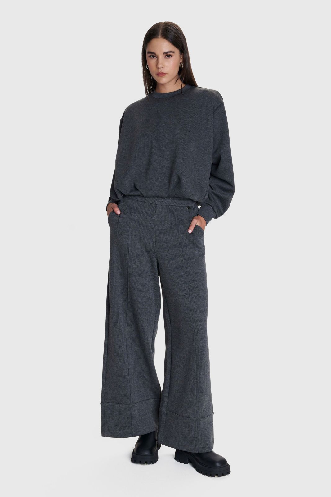 ALE - Pulover gri ne prerje te gjere