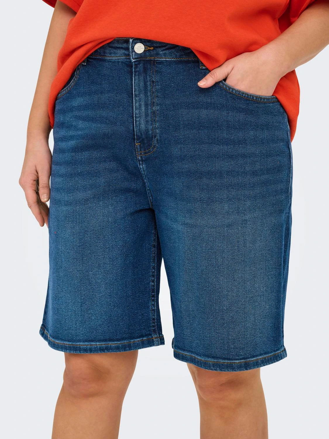 ONLY CARMAKOMA (big size) - Pantallona xhins te shkurta ngjyre blu